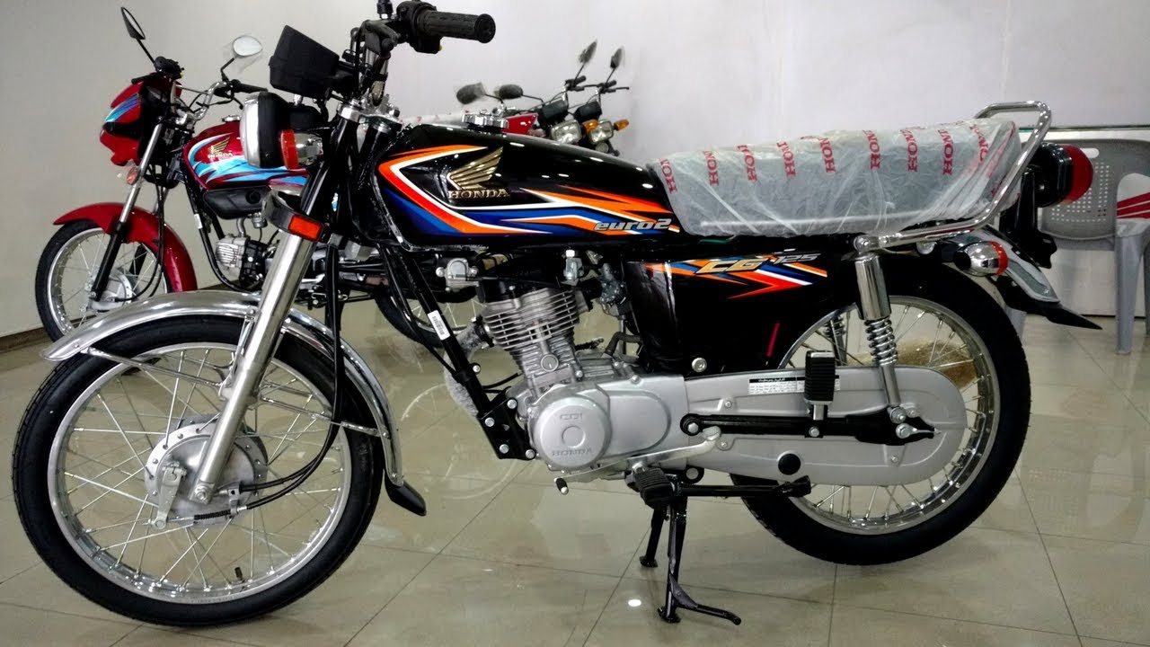 HONDA CG 125 2018 (Black) Man In Black On Pk Bikes