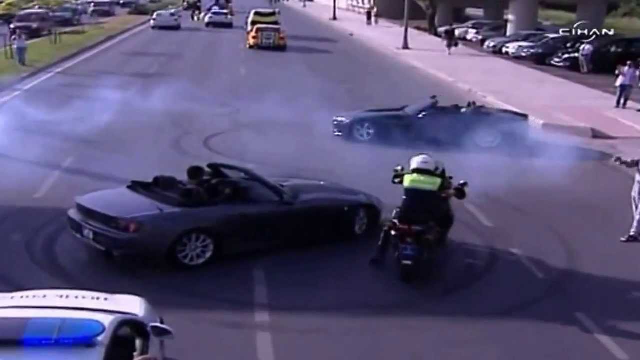 Honda S2000 to drift in front of the Police (Turkey)