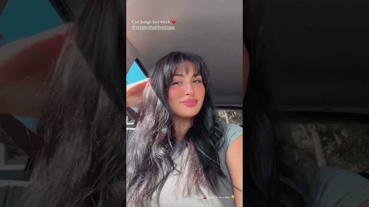hot actress fili sfakia  looks sexy in bold dress #viral #navel #bikini #oops #beach (2)