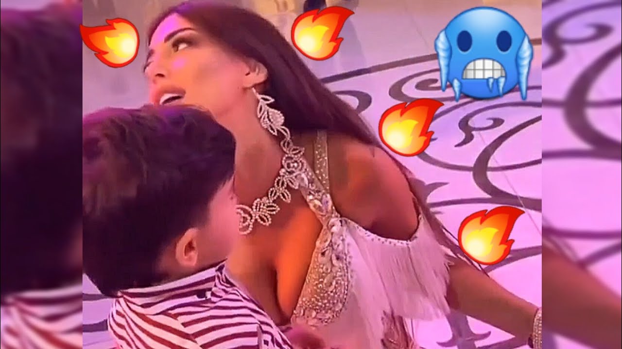 hot arabic dance 🔥🥶🤯 #dance #trending #arabic #music #moments
