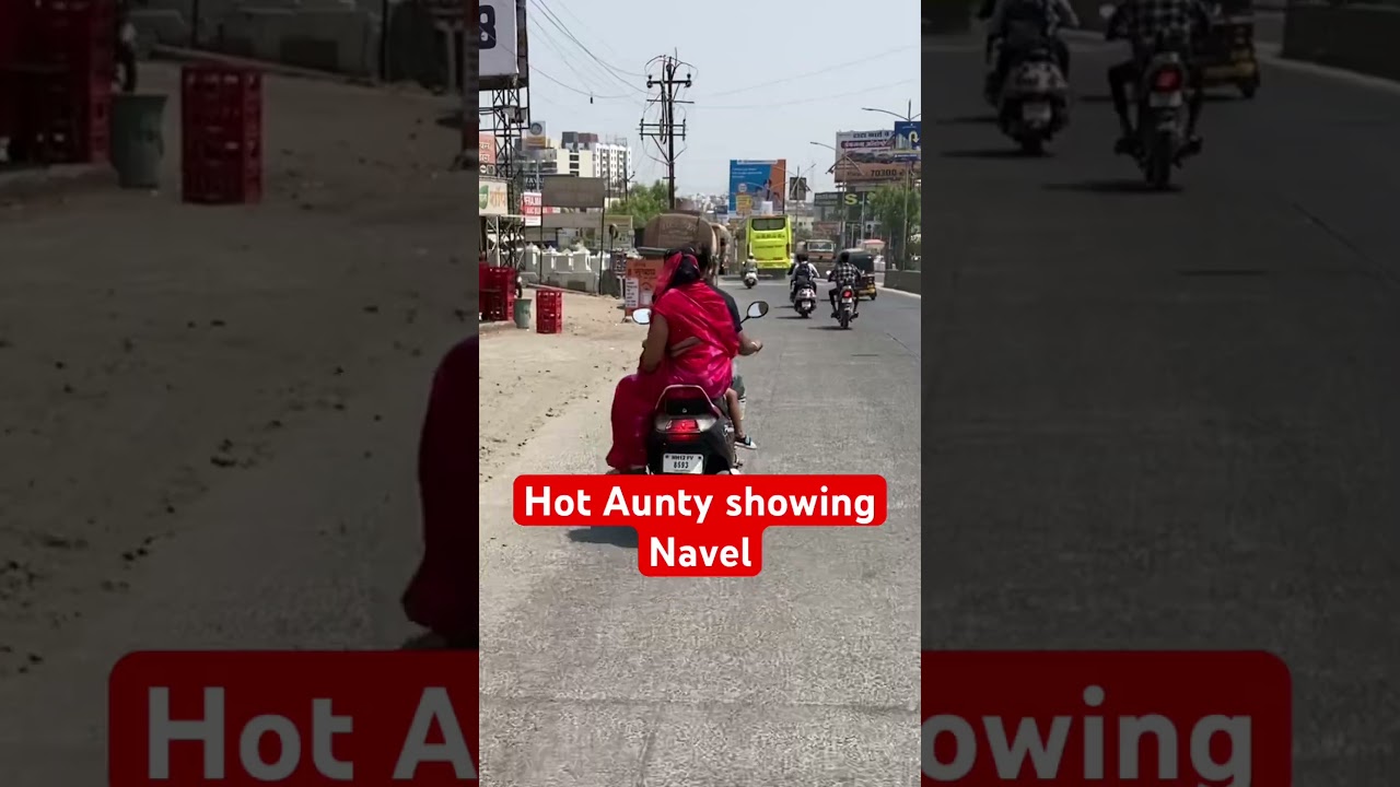 Hot Aunty Showing Navel #aunty #auntyinsaree #punjabisong #rap #hiphop #funny #love #art #dance