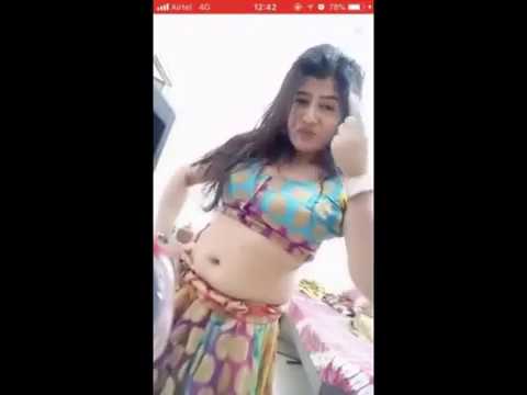 Hot babe on bigo navel dance