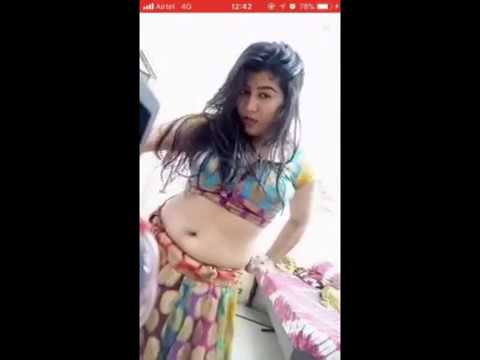 Hot babe on bigo navel show dance
