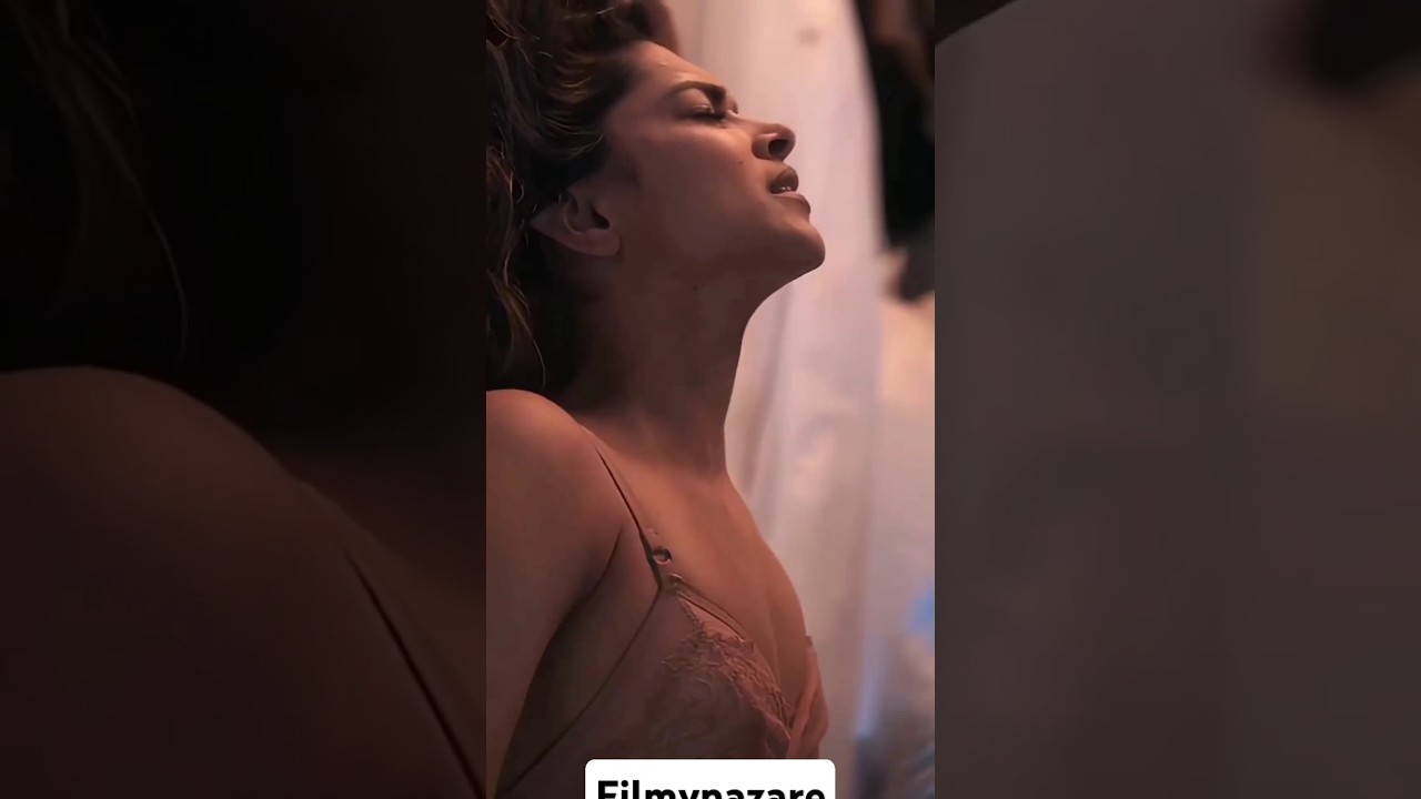 Hot bed scene #deepikapadukone #bollywood #actress #latest #trending