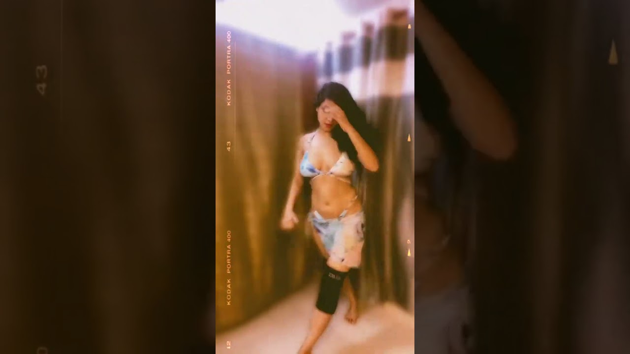 hot bikini babes l desi girls l bikini dance