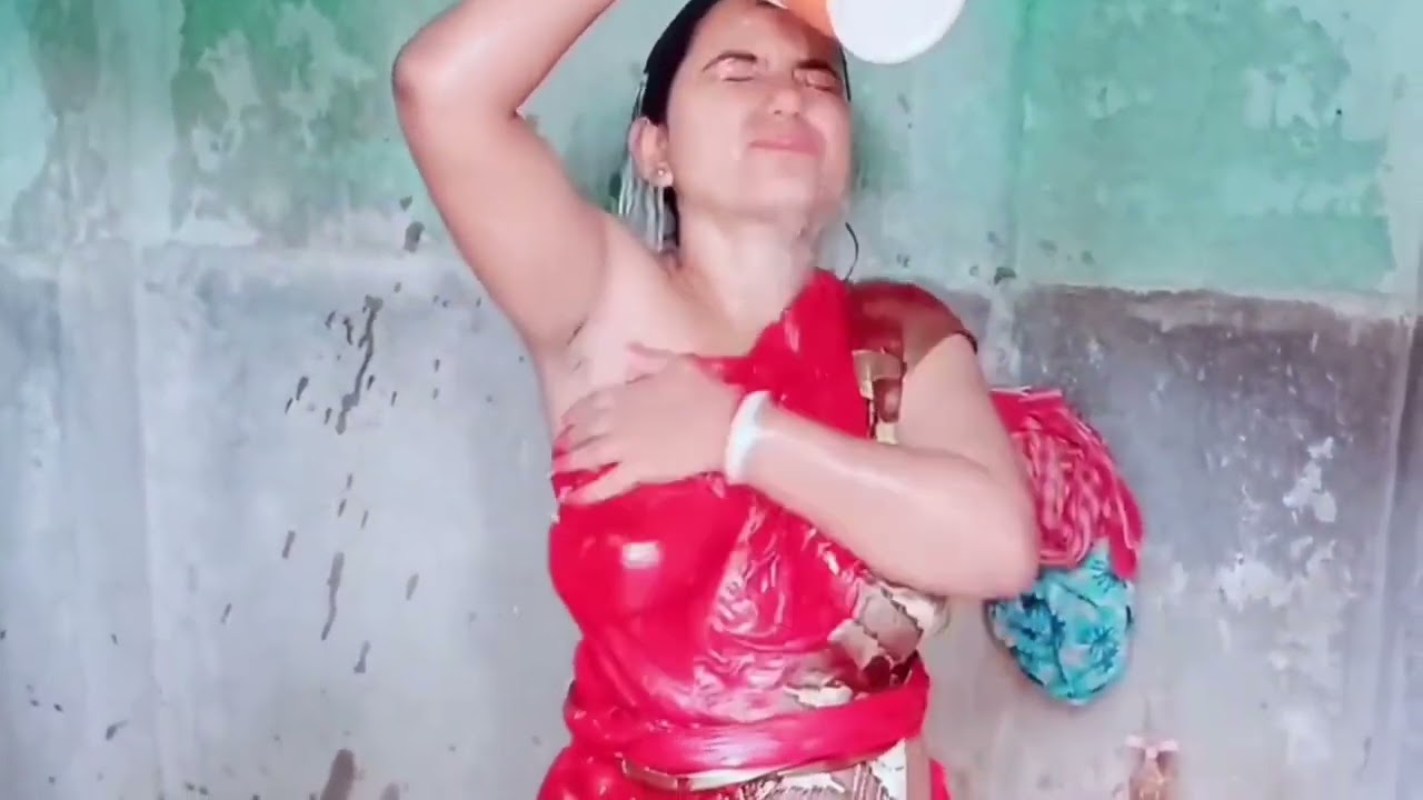 hot dasi boudi bathing video part 10