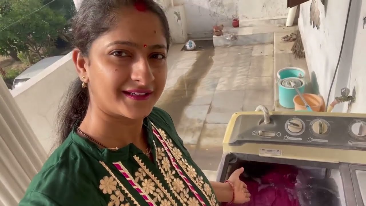Hot housewife vlogs | hot aunty hot cleaning vlog | indian housewife vlog desi housewife