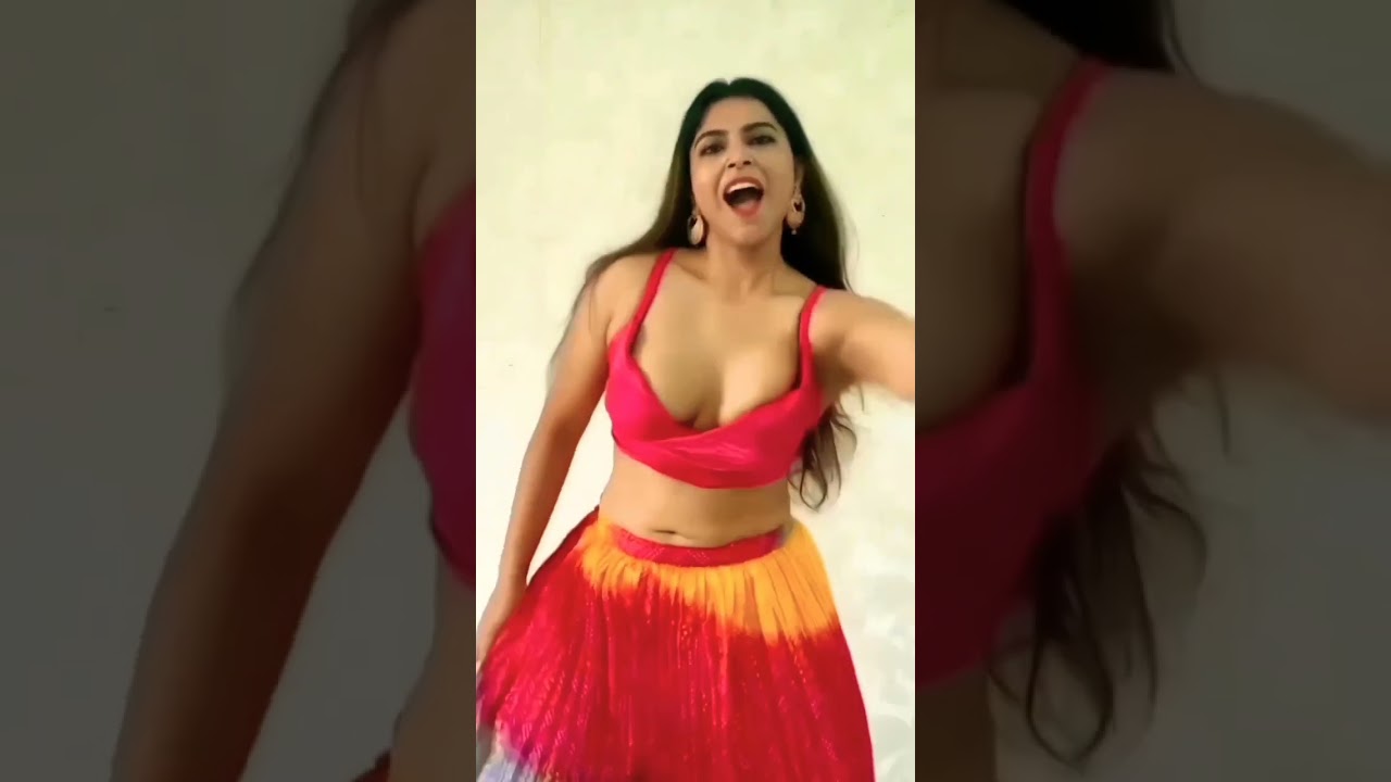 hot indian girl boobs shake #shorts #trendingshorts #ytshorts