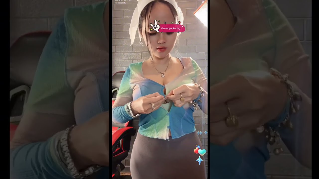 Hot live nada ratu bar bar