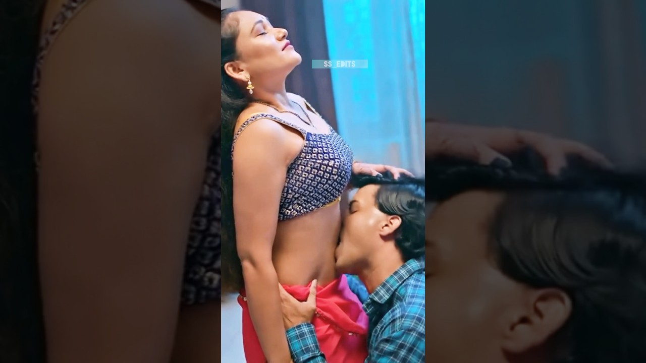Hot Navel kissing 💦💦👅#navel #nabhi #viralvideo #viralshorts #viralreels #edit #viralshort #saree
