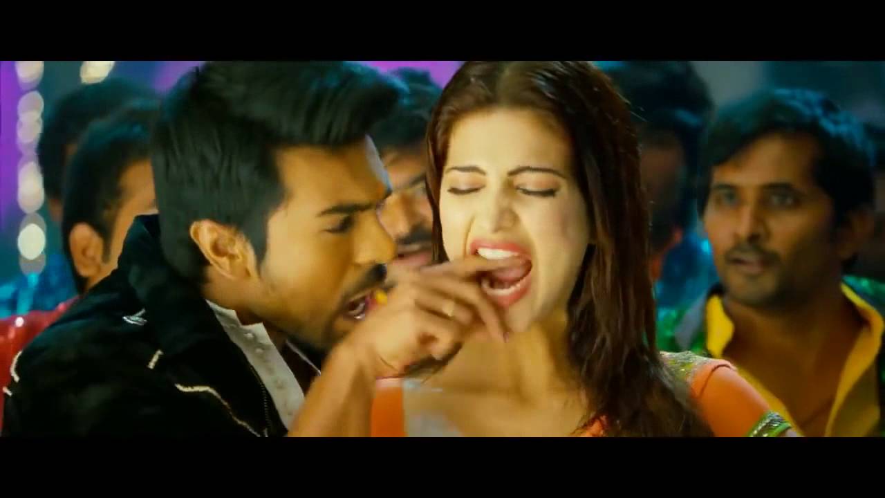 hot sruthi hassan's NAVEL TOUCH nd ENJOYED (navel kiss nd pinch)