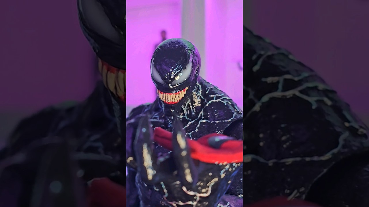 Hot Toys VENOM!! Who's your FAVORITE Spider-Man Villian? #hottoys #spiderman #marvel #venom
