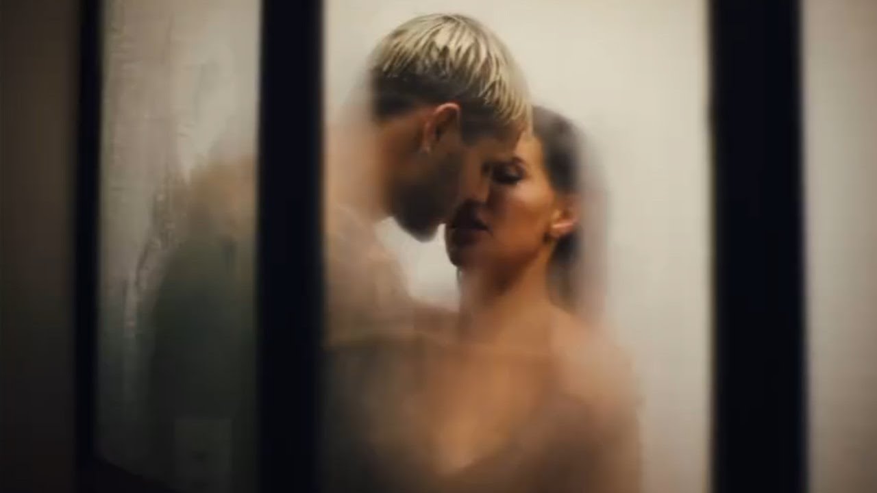 Hot Wanda Nara and Mauro Icardi; full of love, passion and #sexy moments