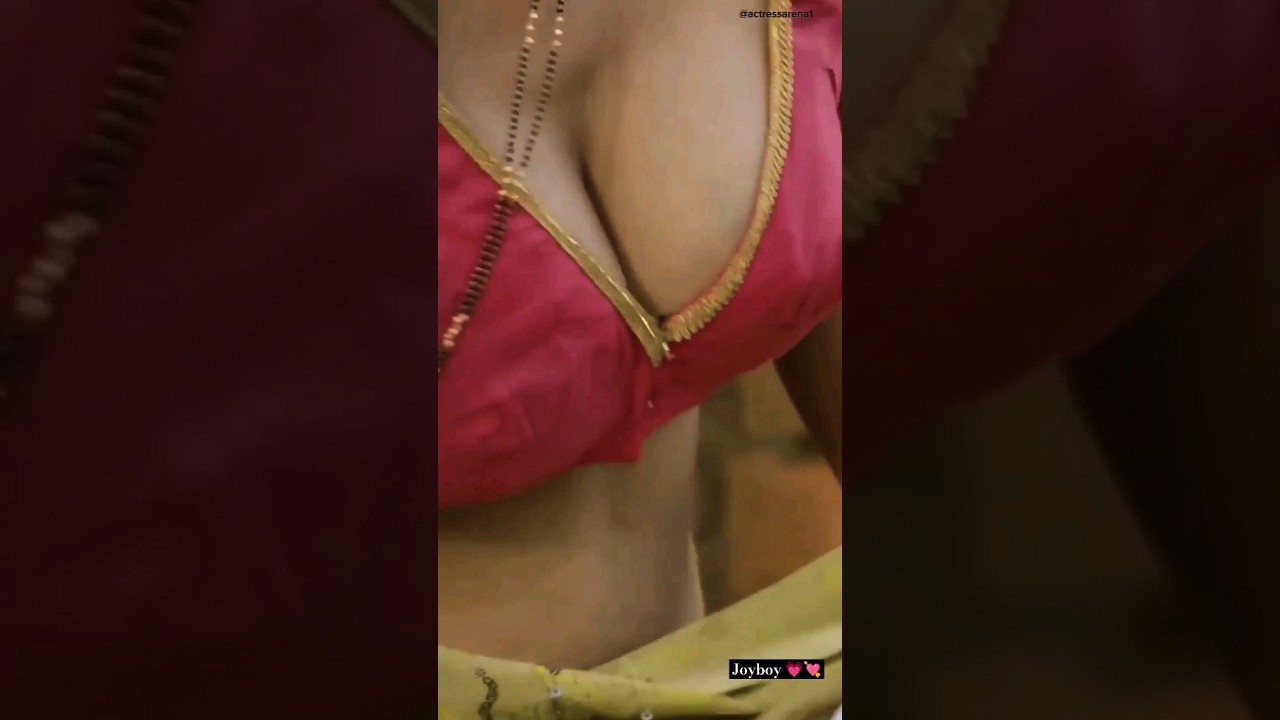 HOT🥵MALLU AUNTY 😍SAREE Drop#viral#trend#shorts#mood#mallu#aunty#doli#kiss#romance#hot#sexy#desi#hit