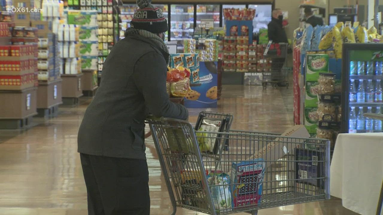 How are supermarkets faring as Connecticut prepares for the snowstorm?