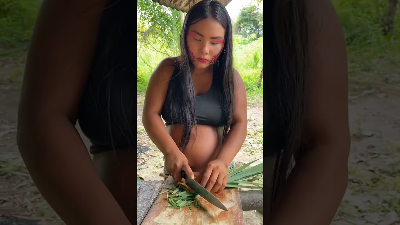 How Indians take care of their hair in the forest #indigenous #indigenouspeople