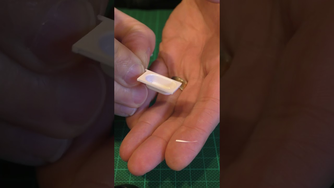 How to dump a bathtub - in 1:76 scale