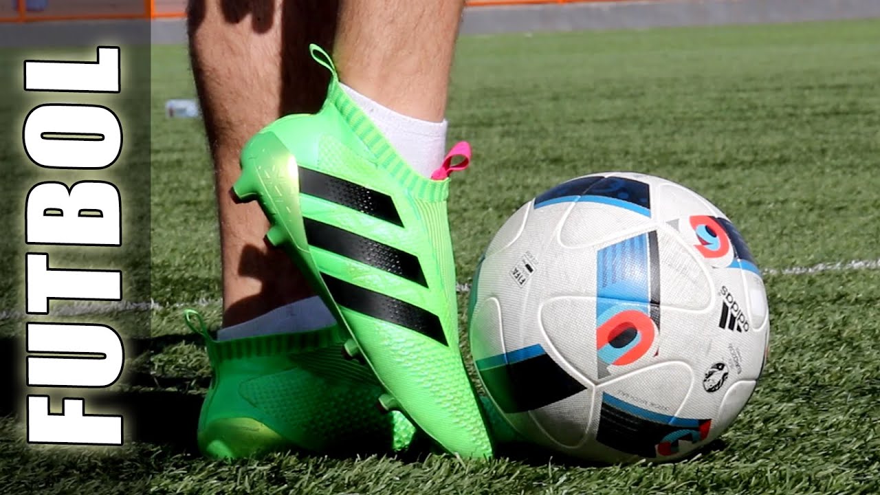 How to Kick with Power in Football/Soccer (Strong Kick with Instep) - Football Videos & Skills