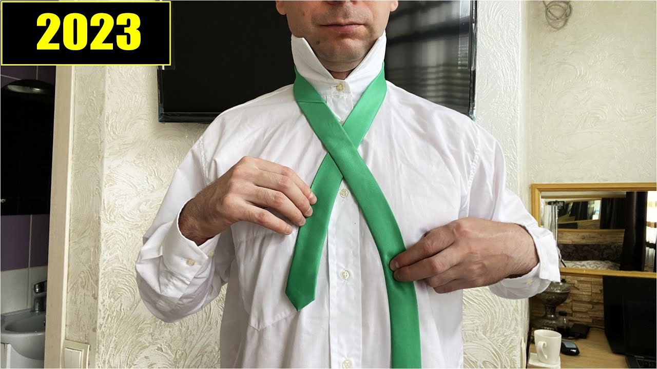 How to tie a tie?