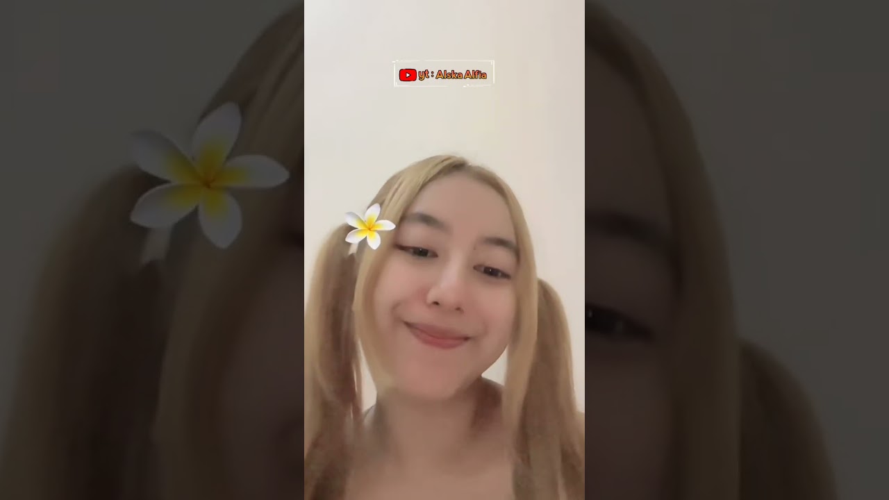 H*t. Leona Kanza live pakai tanktop