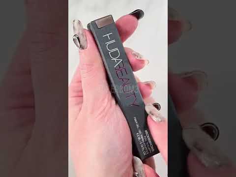 hudabeauty #BombBrows Full ‘n Fluffy Volumizing Fiber Gel. ✨