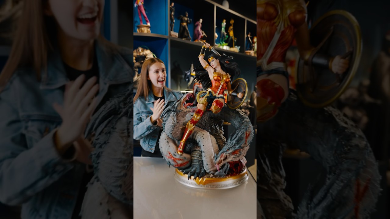 HUGE Wonder Woman Unboxing 🔥