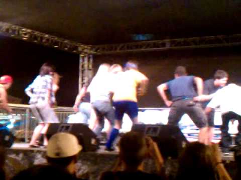 Hypnotized thinking they in a booty shakin contest