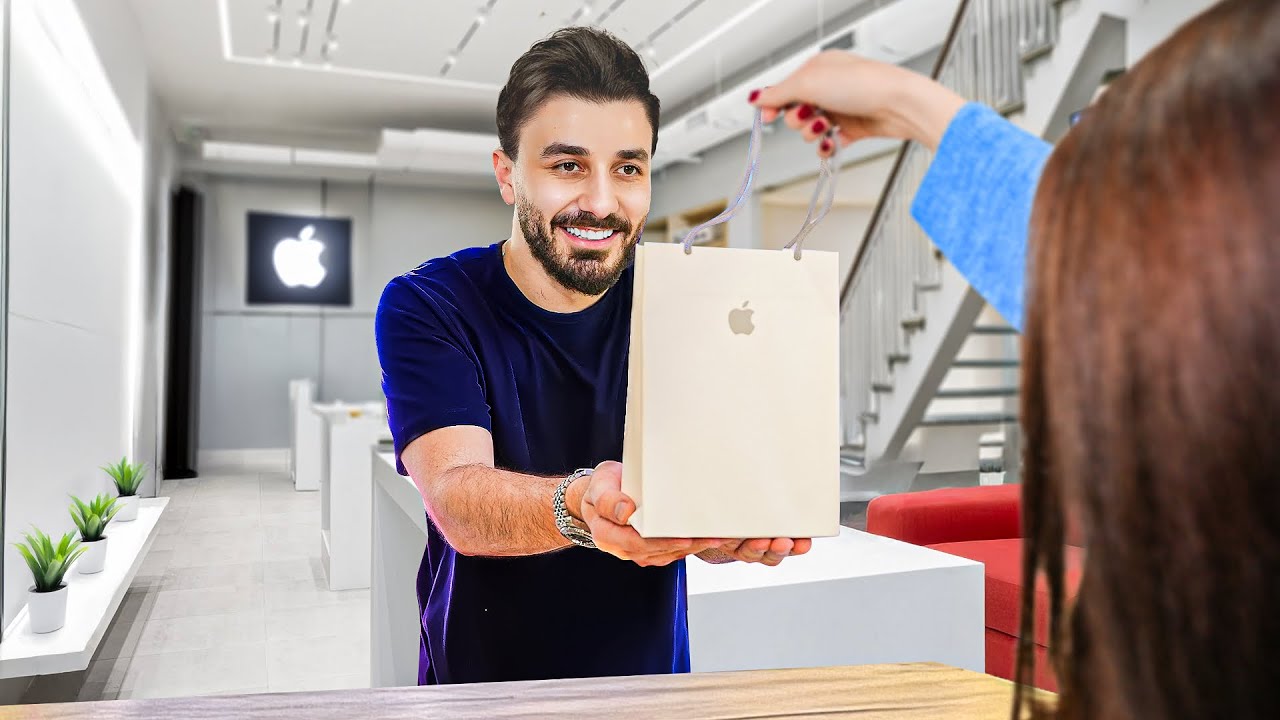I OPENED AN APPLE STORE IN MY HOUSE!