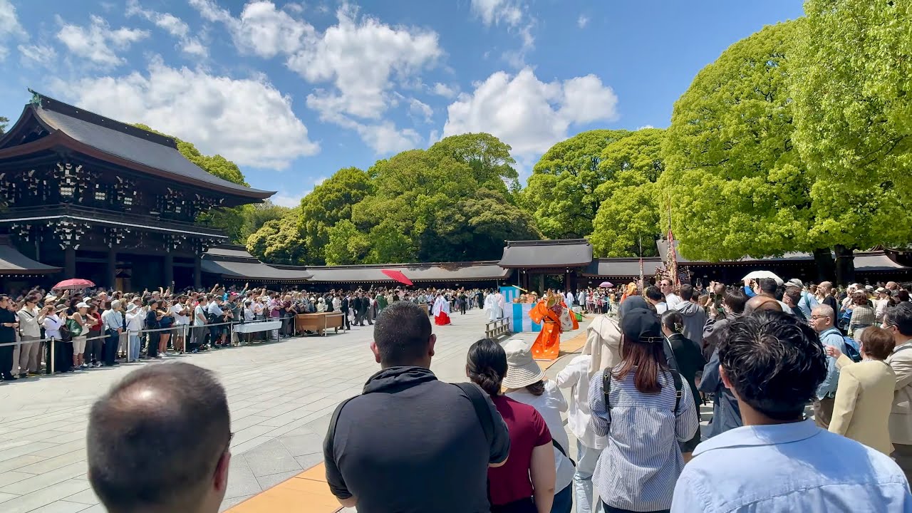 I Snuck Into a Japanese Ceremony… And Got Stuck!