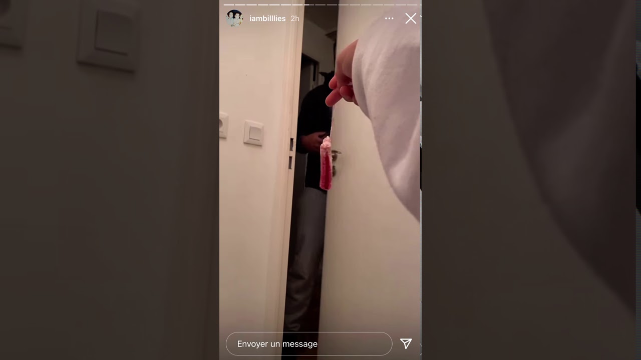 Iambillies jette un tampon sur son mec