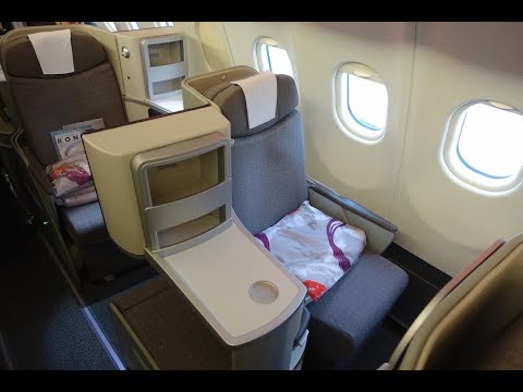 Iberia A340-600 Business class Madrid to London Heathrow IB3166 (flight review #34)