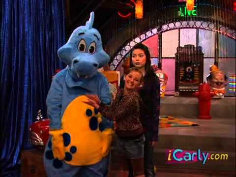 ICarly saves TV:Finding The Cohosts