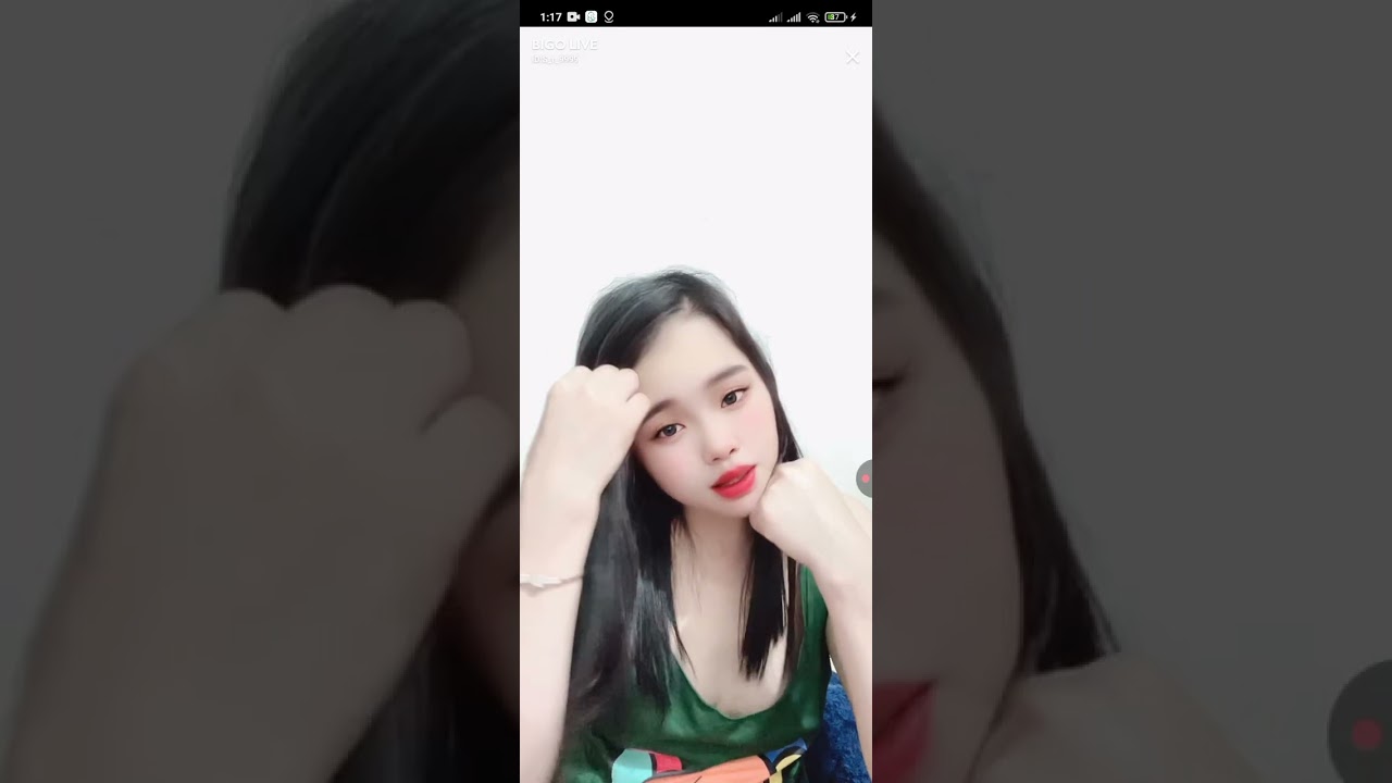 Idol mới bigo khoe ngực khủng