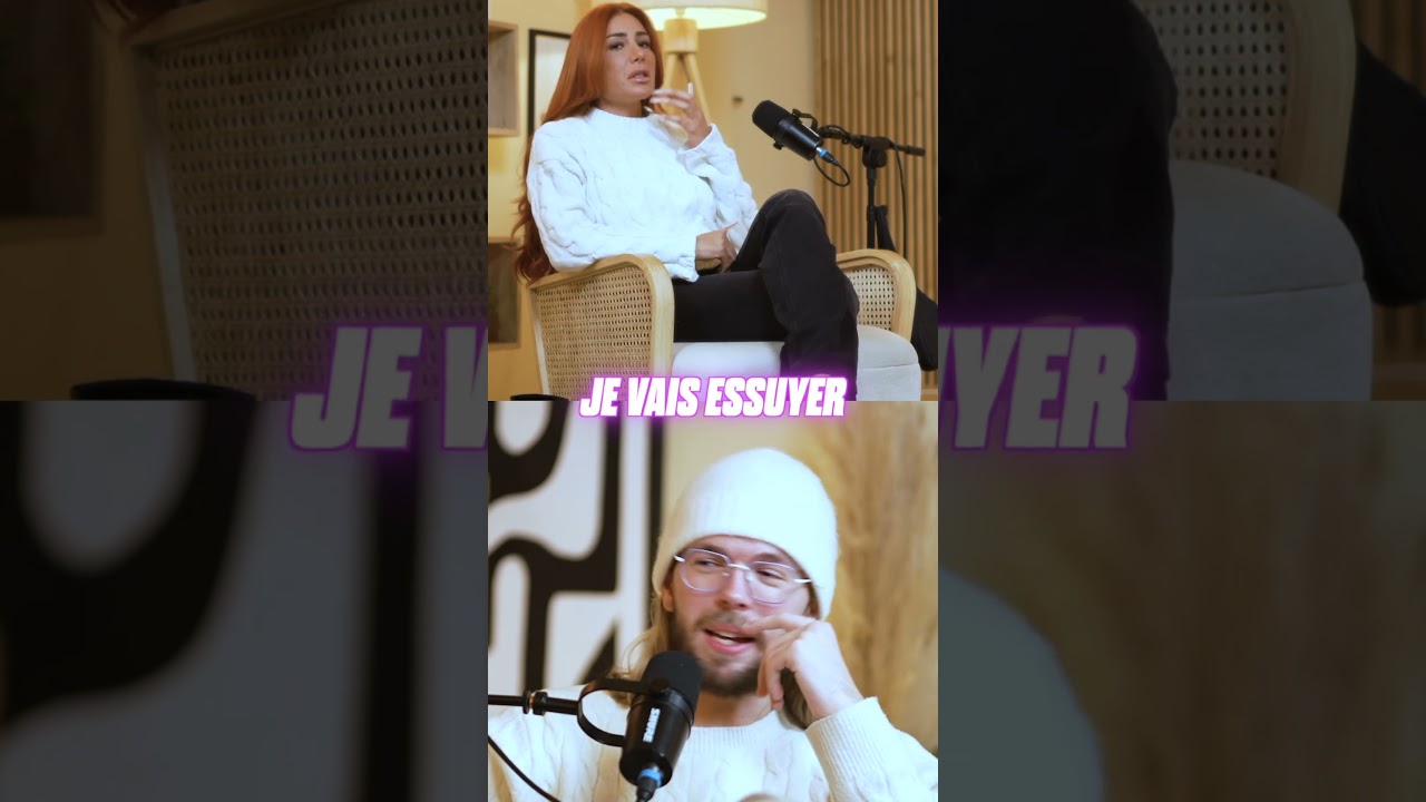 Il lui lèche les pieds sales ??🤢