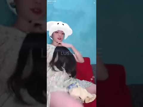 Ily hijab bigo live bar bar joget pantat enak