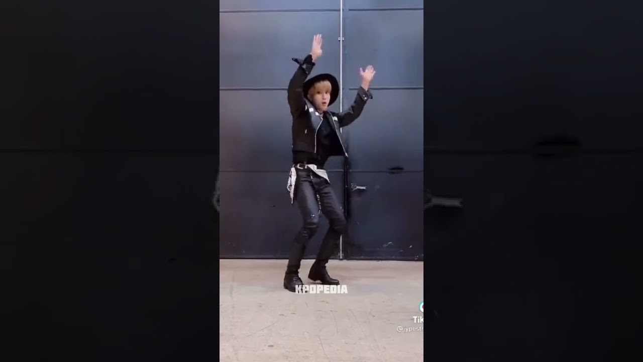 I’m never letting anyone forget this dance cover of han😂😂😂😂❤️ #kpop #straykids #txt #funny