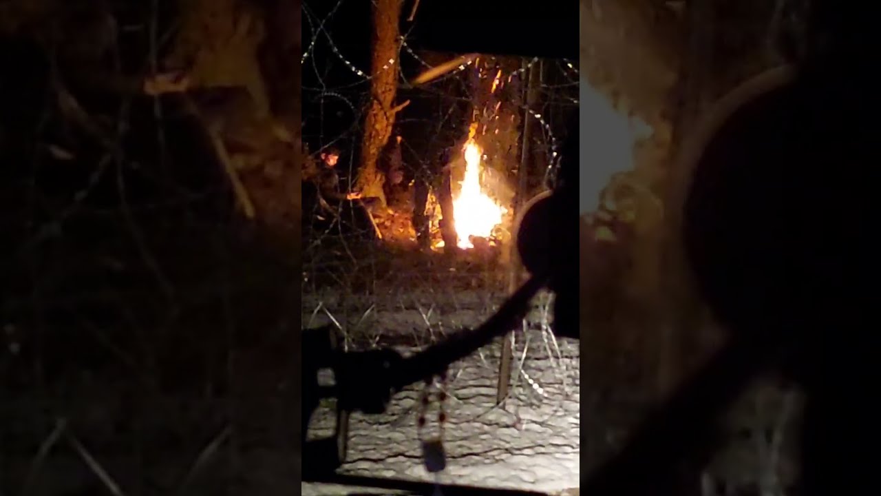 Imigranci spożywają alkohol, który otrzymują od białoruskich służb. RAPORT Z GRANICY