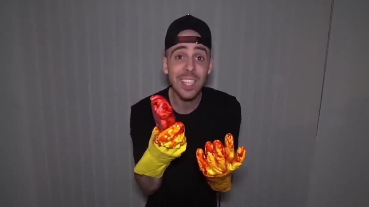 ImJayStation! SCARY CUTTING OPEN MY EVIL TWIN AT 3AM!!  WHAT'S INSIDE MY DOPPELGANGER