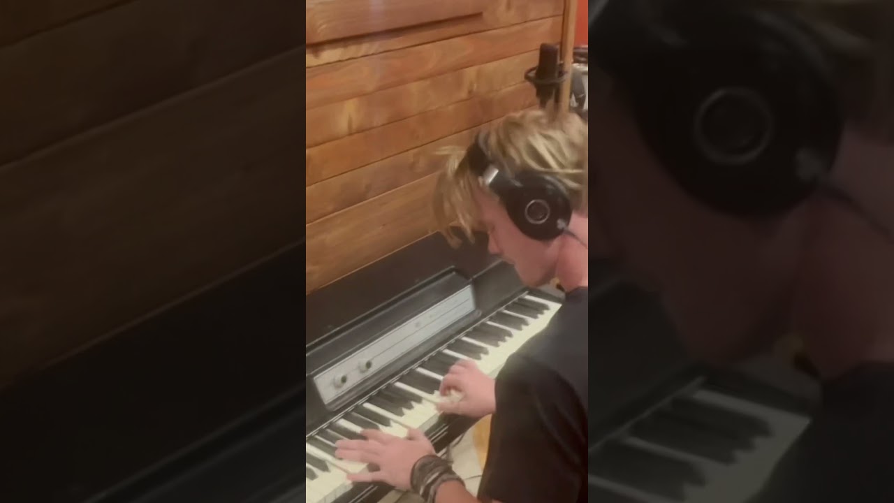 In the studio tracking keys 🎹 #recording #cover #music #wurlitzer #studio #childishgambino