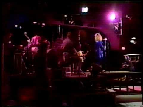 In Tua Nua live on TV Gaga 1985.
