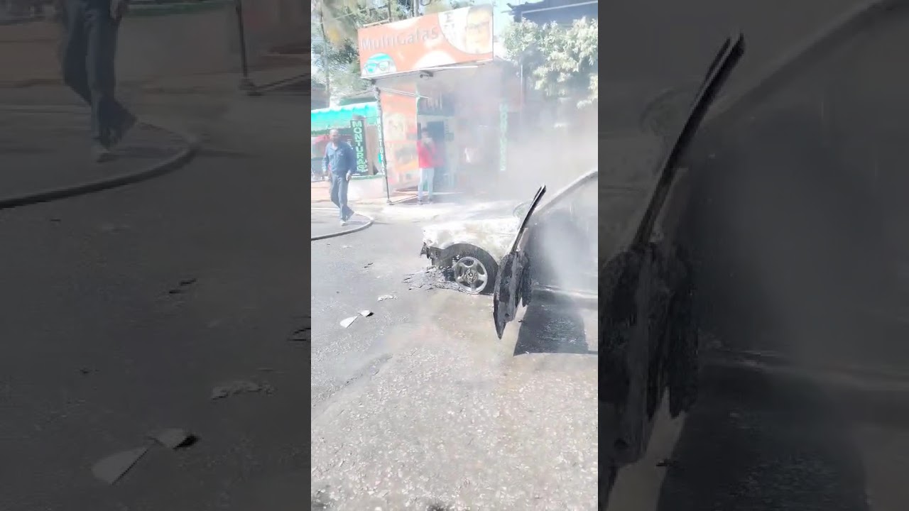 Incendio vehicular en el centro de #Yopal carrera 20 con calle 10 2