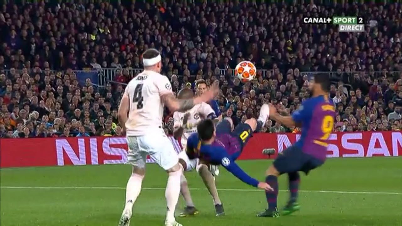 Incroyable retourné acrobatique de Lionel Messi Vs Manchester United