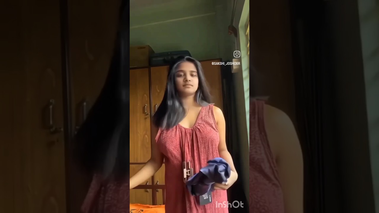 Indian girl kissing hot boobs.... #kiss #india #aunty #actress #bollywood #hot #stepmom