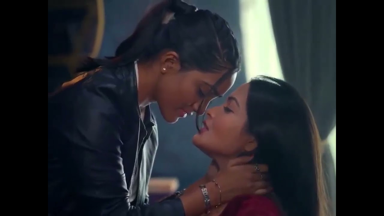 Indian Lesbian kissing Scene | Indian Lesbian kissing video | Lesbian Romance | Lesbian video