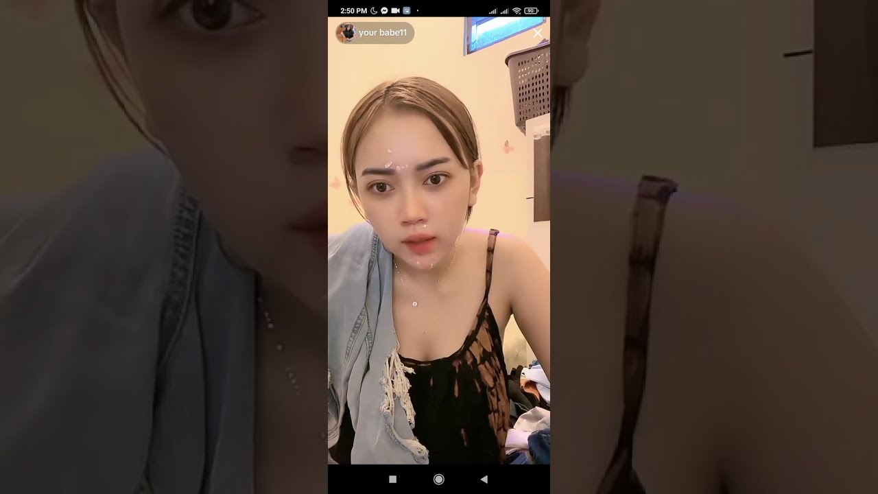 Indonesian no bra
