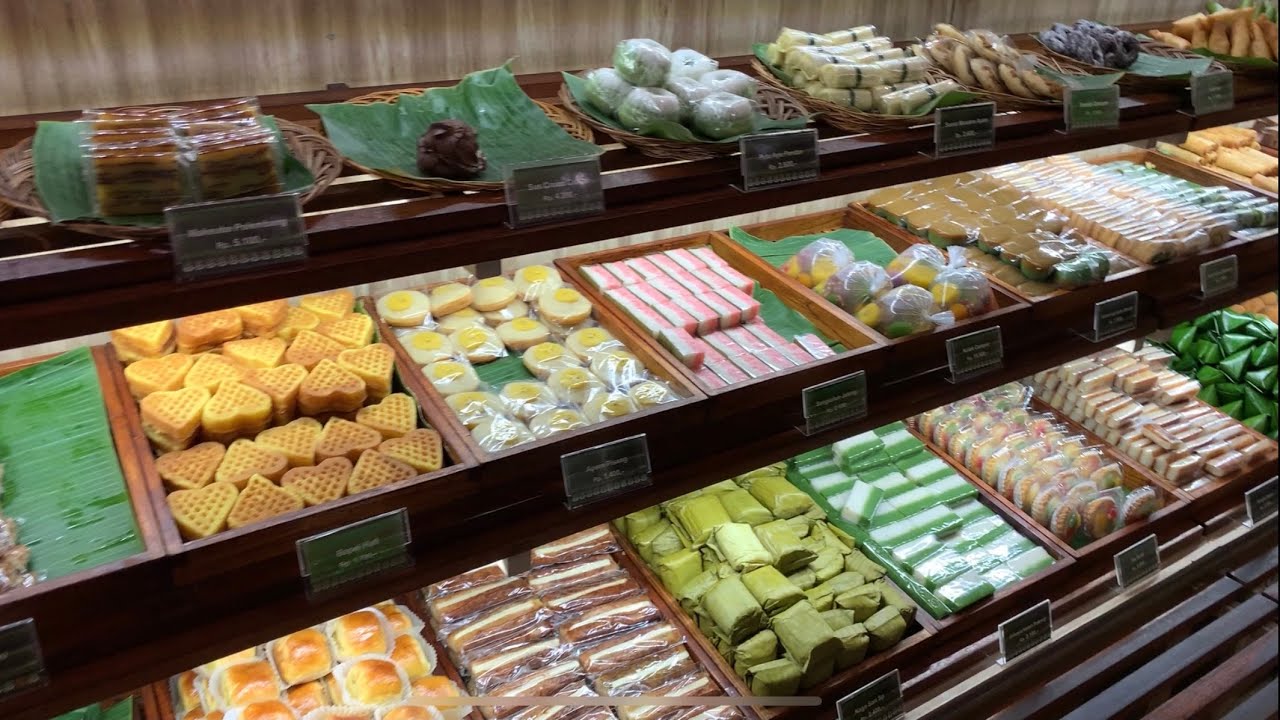 Indonesian Street Food - Traditional Indonesian Snack / Jajanan Pasar / Kue Basah