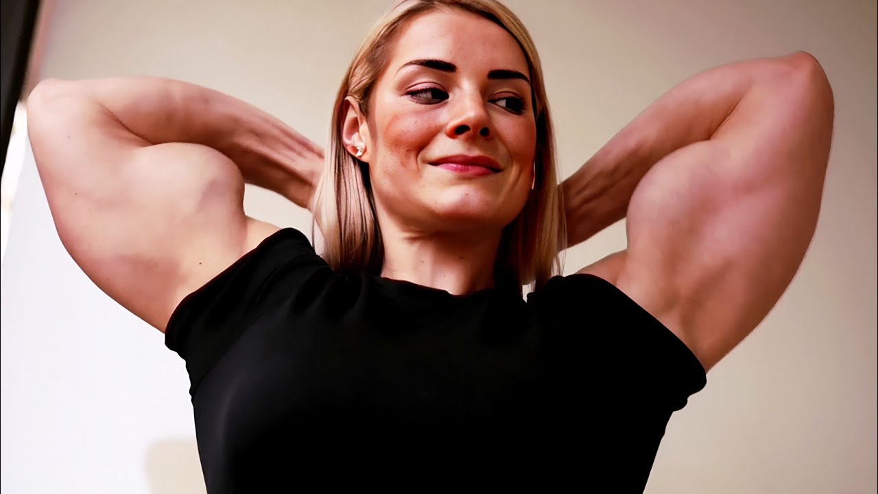 influential Muscle girl's Kathy and Kaylee Walker