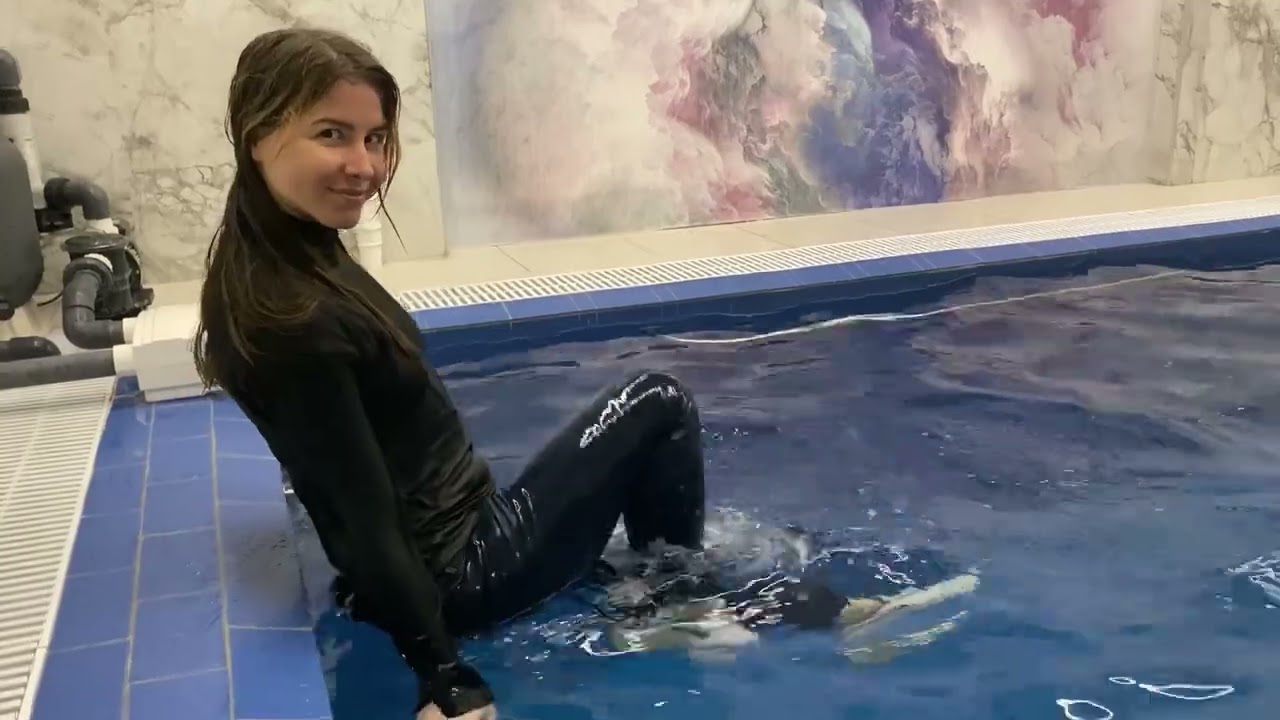 Inna swimming #wetlookelena