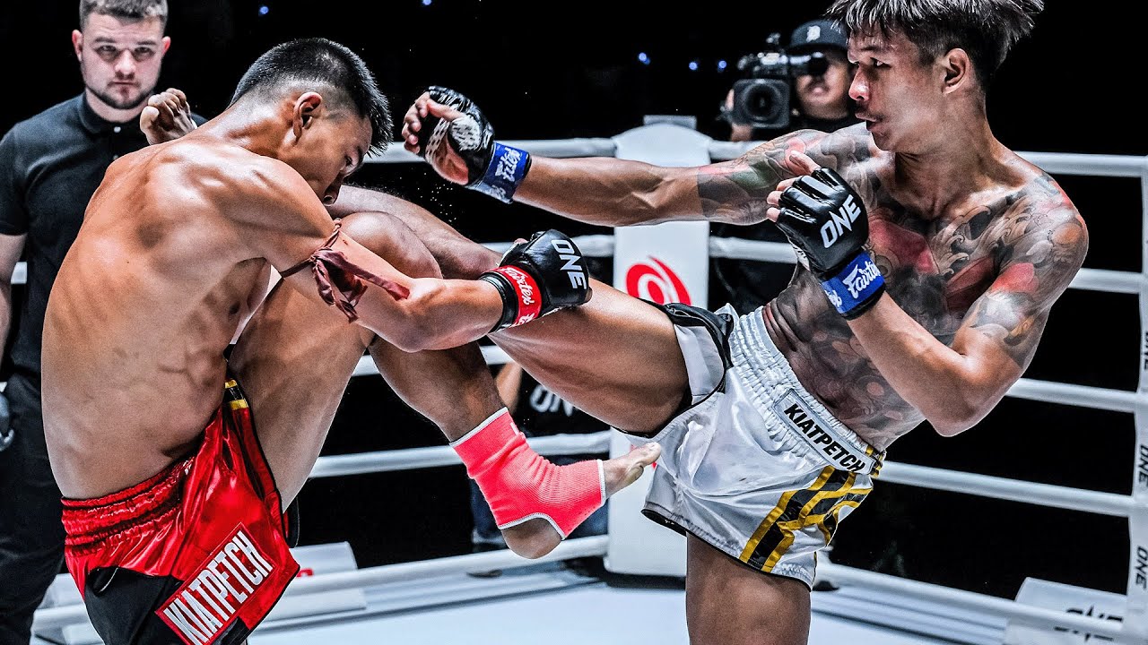 Insane Muay Thai Battle 👊⚔️ Petmorakot vs. Dieselnoi | Full Fight