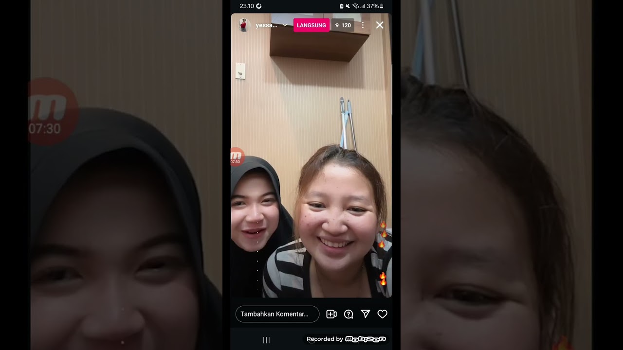 Instagram Live yessacantika and cimollaa